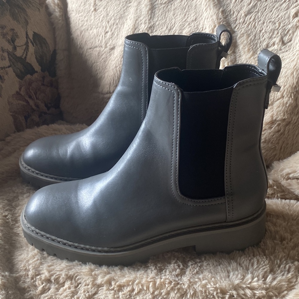 Chelsea Ankle Boots - Gray